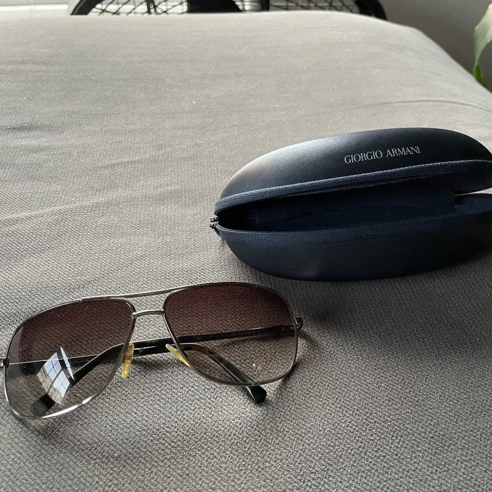 Gorgeous Classic VINTAGE Georgio Armani Sunglasses - Picture 5 of 15